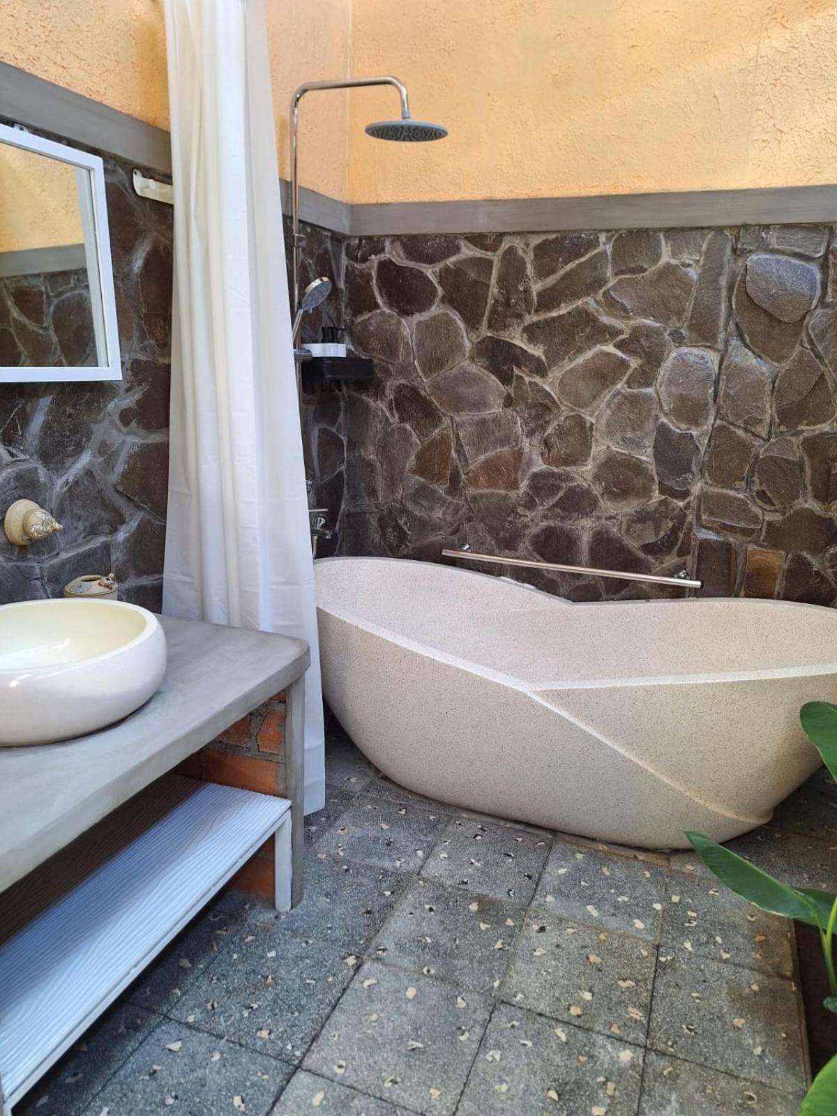 Inn House Homestay Dadapan Екстер'єр фото